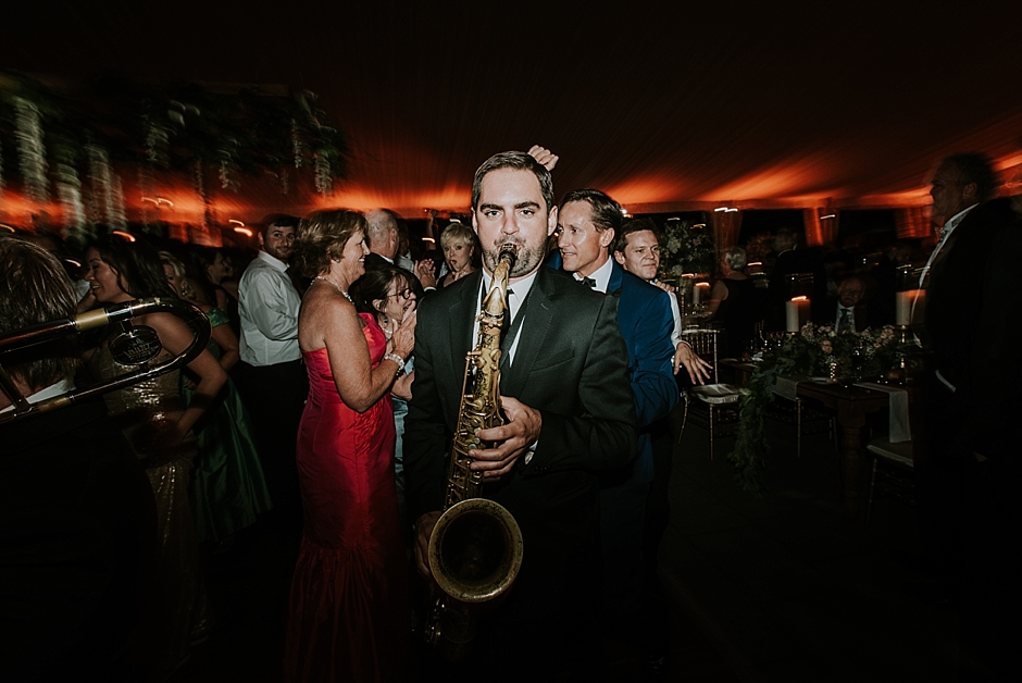alt="Stunning Water Works Wedding" 