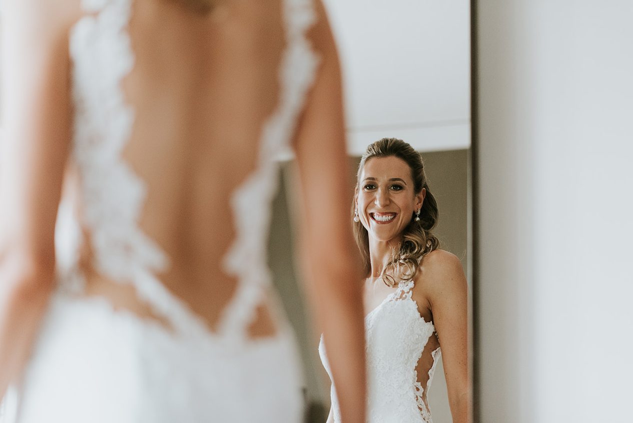 Jess and Brett photographed during their Barnes Foundation wedding